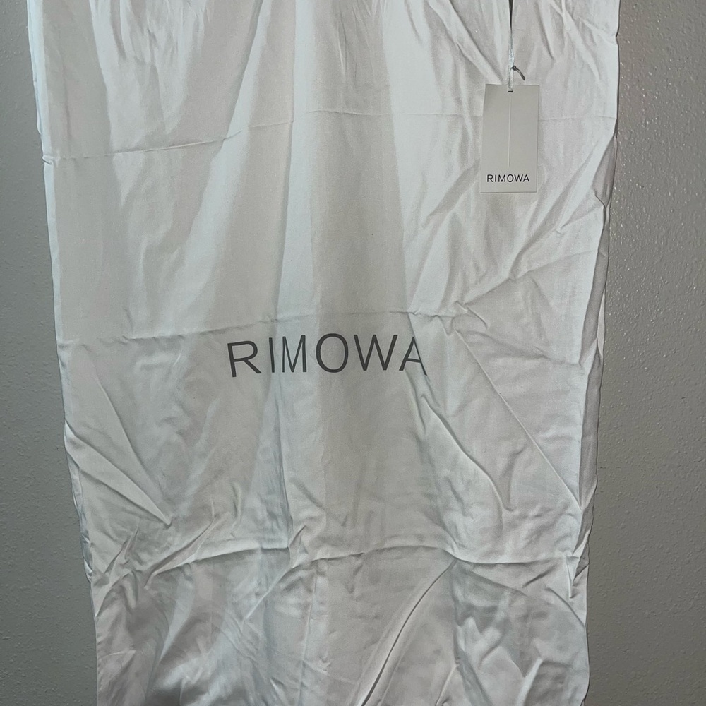 RIMOWA White Protective Luggage Cover with Tag - Picture 6 of 10